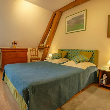 Casa vacanze Chennegy, 4 Pièces, 7 Personnes - Fr-1-543-209 *